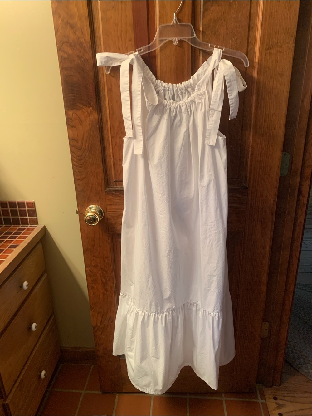 FREE ASSEMBLY, WHITE tie shoulder 100 percent Cotton Sun Dress, gathered neck.